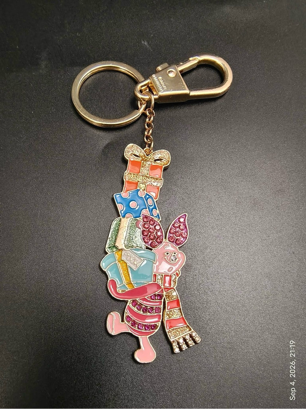 NWOT BAUBLEBAR X DIANEY Christmas Bag Charm- Piglet Holding Presents